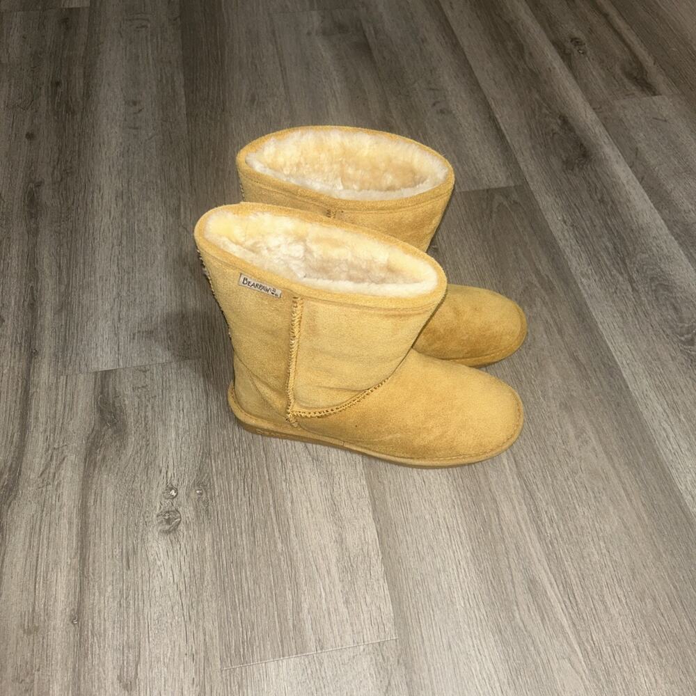 Bearpaw 608W Emma Short Boot Sz. 10 Golden Brown